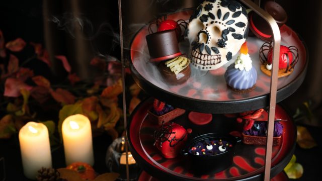 【新横浜プリンスホテル】今年のハロウィーンは、艶やかで怪しげな赤いスイーツを楽しむ！怪しい骸骨が顔をのぞかせるRed Halloween Afternoon Teaを販売