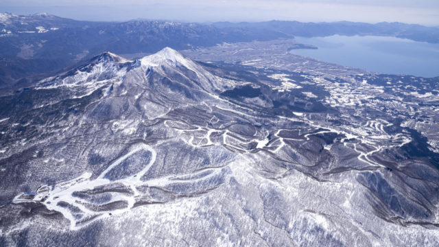 福島県で運営するスキー場「アルツ磐梯」と「猫魔スキー場」が、「星野リゾート　ネコマ マウンテン」として生まれ変わります